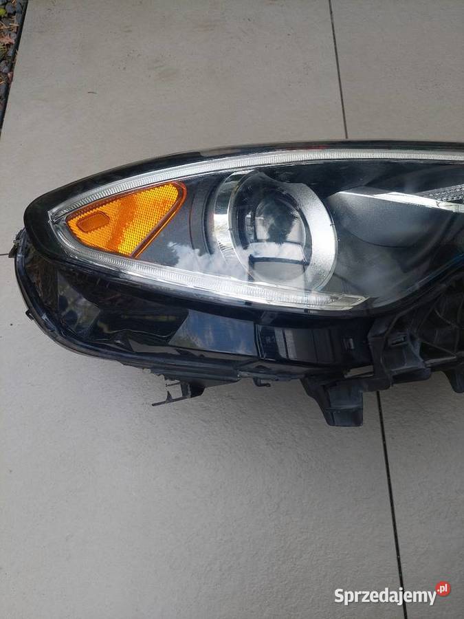 Alfa Romeo Stelvio lampa przednia prawa USA Warszawa
