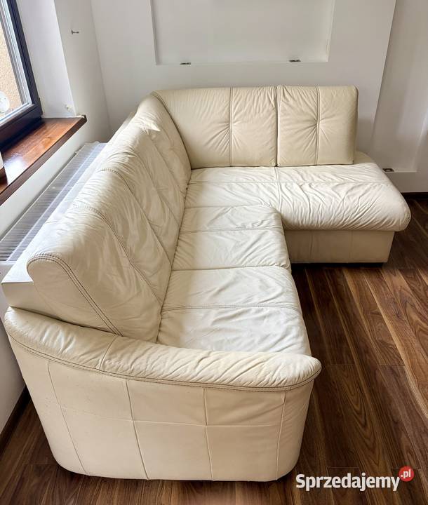 Skórzana narożna sofa z funkcją spania