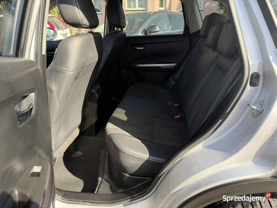 Suzuki Vitara 14 hybryda 4X4 allgrip skora radar wielofunkcyjna kierownica Łodygowice