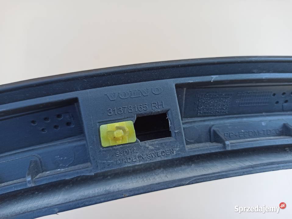VOLVO XC90 II LISTWA BŁOTNIKA PRAWY TYŁ 31378165 Trzciel