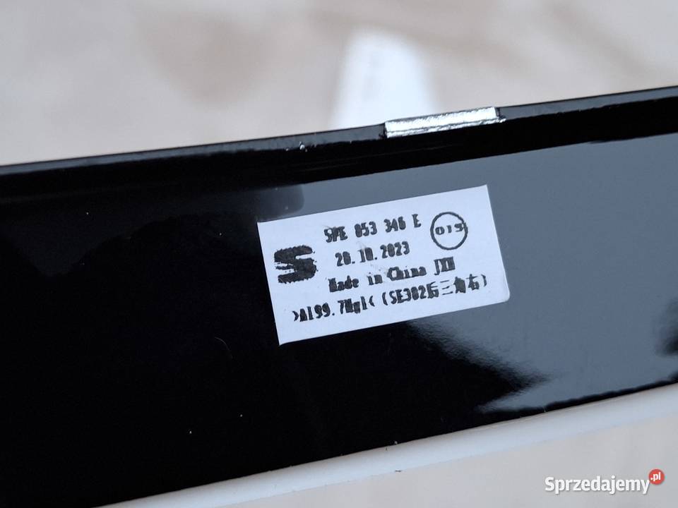 SEAT LEON IV 4 KOMBI LISTWA OZDOBNA SZYBY PRAWY Bieleń