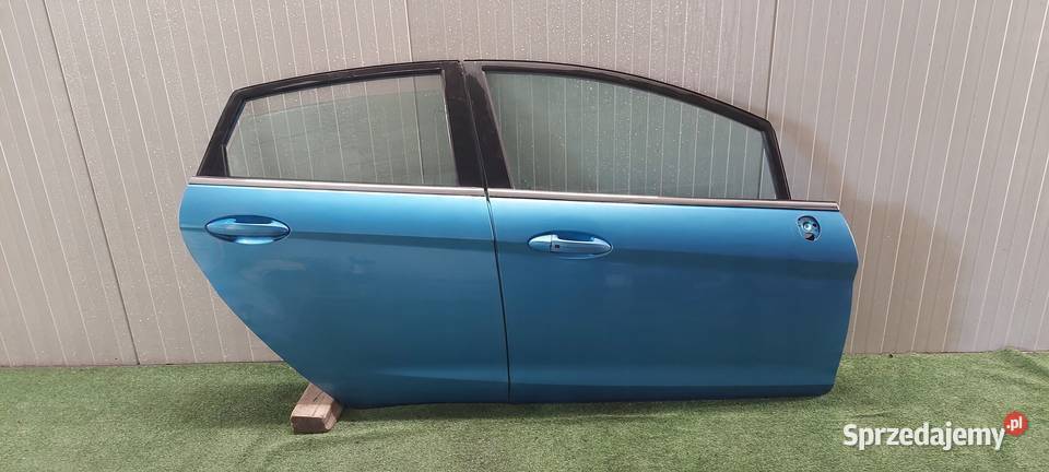 DRZWI PRAWY TYŁ FORD FIESTA MK7 LAK 99 osobowe Drzwi Międzychód