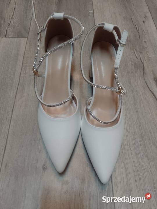 42 Białe bogato zdobione czółenka wieczorowe z biały Kraków