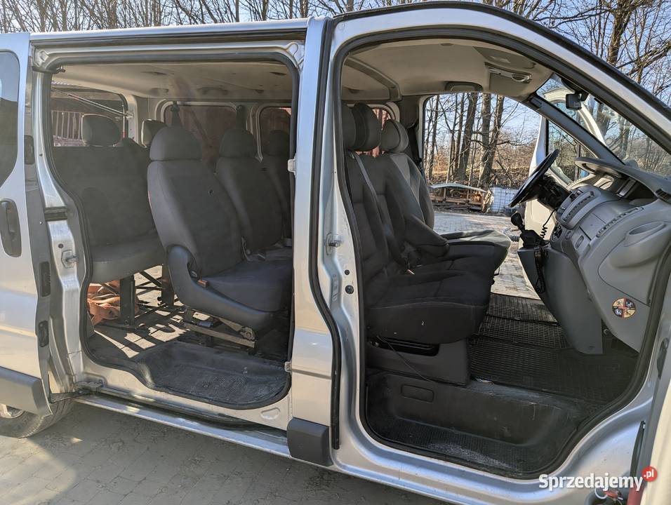 Renault Trafic 20 dCi 9 osób Webasto Hak 2007 podkarpackie Golcowa sprzedam