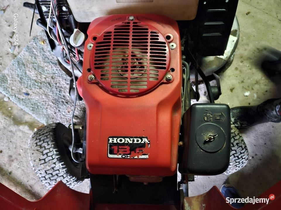 Kosiarka traktorek Honda 2213