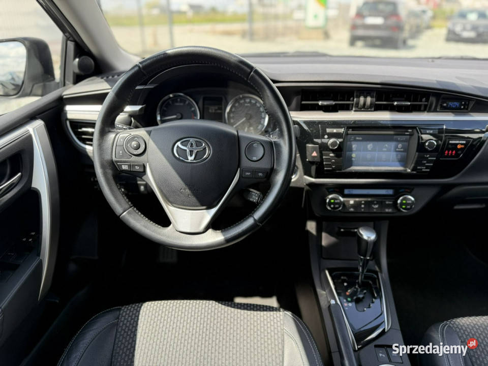 Toyota Corolla 16i 132 2014 Executive 132 Sedan / Limuzyna Corolla Wojkowice