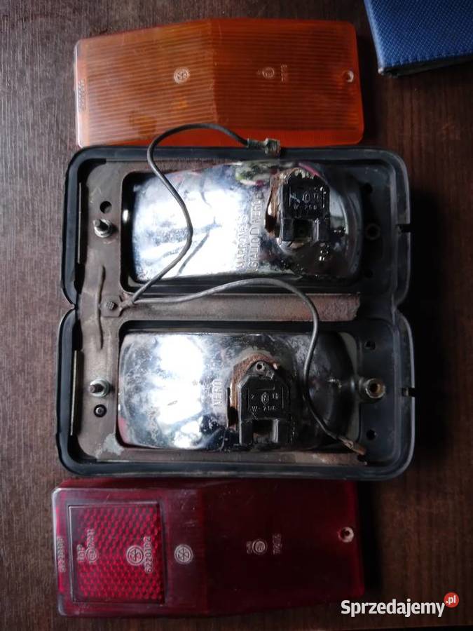 Lampa tylna 125p obudowa włoska stary typ Części pomorskie Banino sprzedam