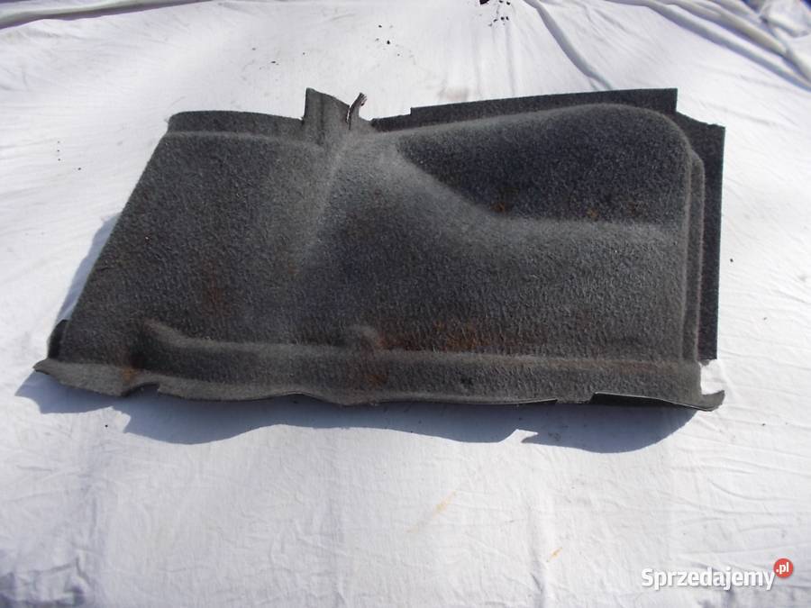 Boczek wykładzina bagażnika BMW 5 E34 2