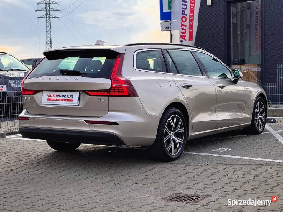 Volvo V60 2023r FV23 Automat Aktywny tempomat nieuszkodzony Poznań sprzedam