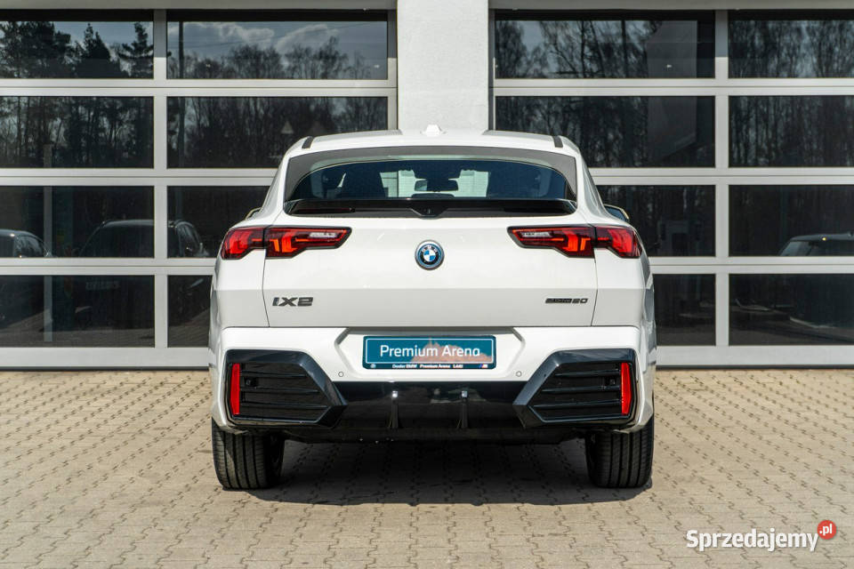 BMW iX2 iX2 eDrive20 z ratą 950 netto kamera cofania