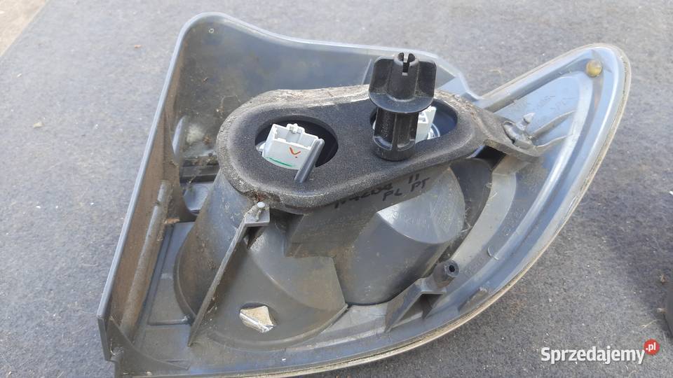 lampa tylna lewa w błotnik Mazda 2 DY lift Lampy tylne