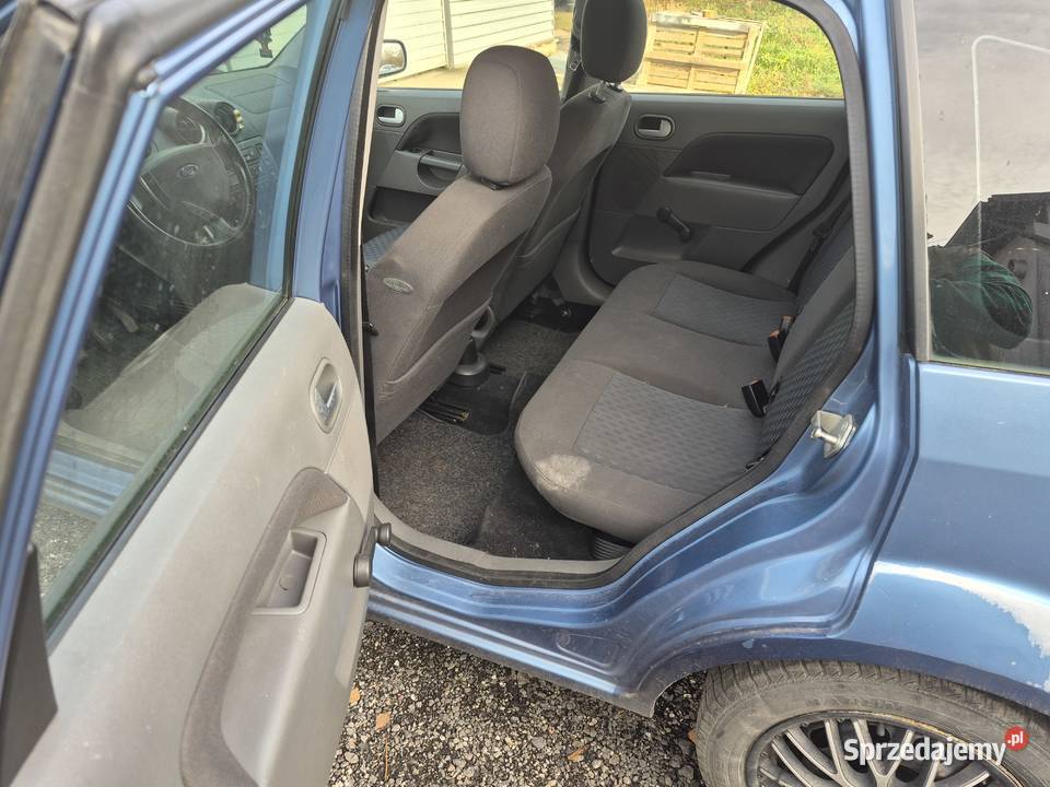 Ford Fiesta 14 benz 2002r Klimatyzacja lakier metallic Mogilno sprzedam