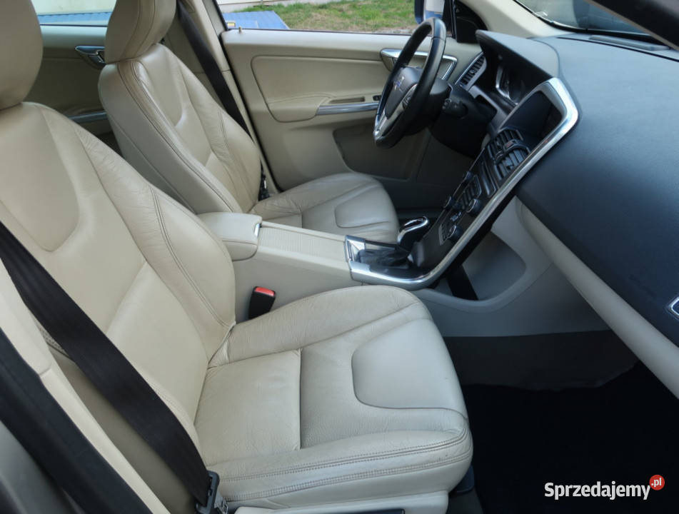Volvo XC60 D4 relingi dachowe Katowice