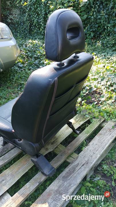 nissan xtrail t30 fotel prawy Grąd