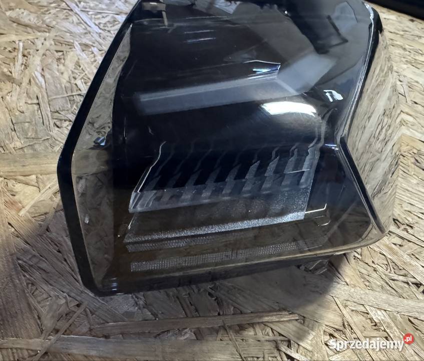Lampa tył tylna prawa rh w błotnik peugeot 2008 wielkopolskie sprzedam