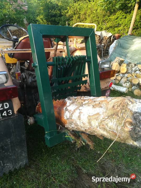 Mechaniczny podnośnik do załadunku drzewa Cmolas