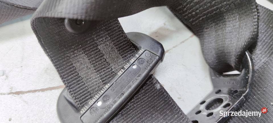 PAS LEWY TYŁ AUDI A4 B9 8W0857805B USZKODZONY Przystajń