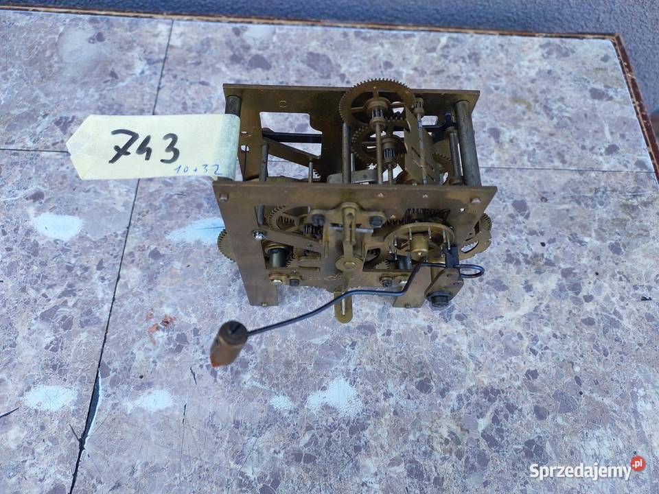 743 Mechanizm starego zegara ściennego Junghans