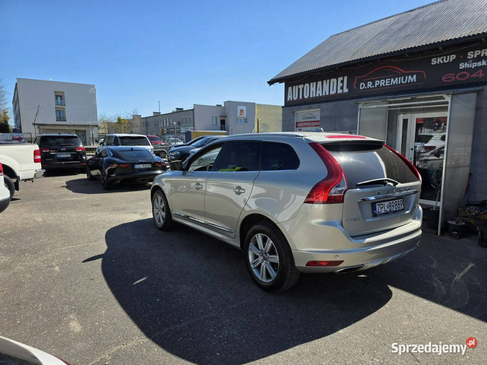 Volvo XC 60 20 Benzyna 245 Panorama Skóra Kamera Słupsk