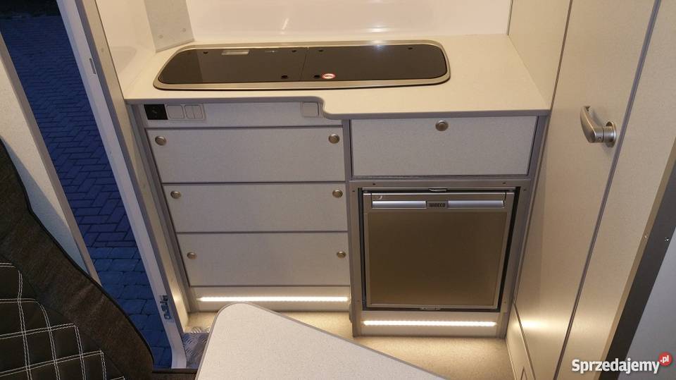 Ford Ranger Kamper Camper Kontener kempingowy Stolno