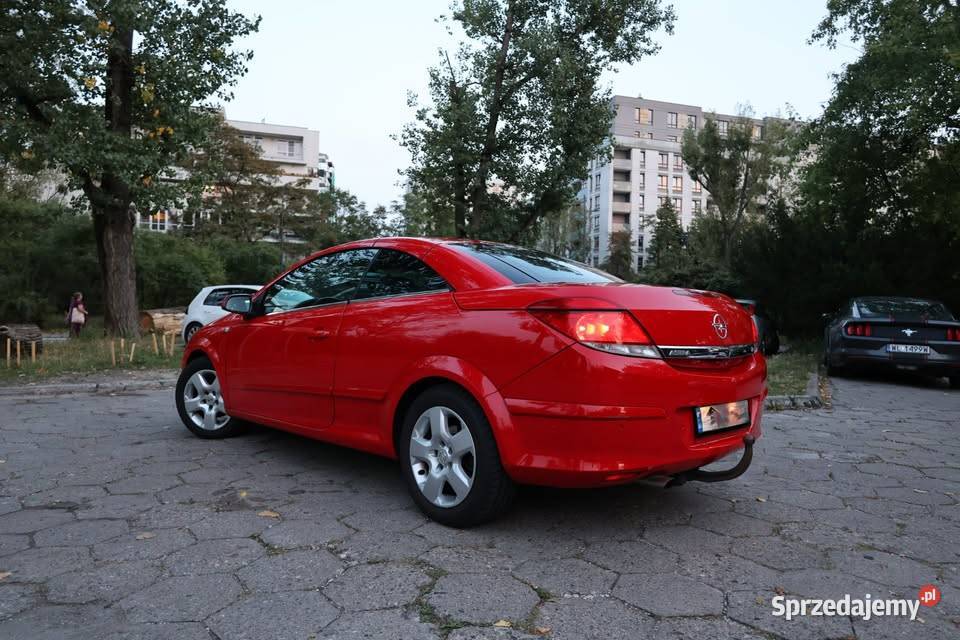 Czerwona Astra TwinTop 18 HAK Przegląd do 122026 1796cm3 Astra mazowieckie