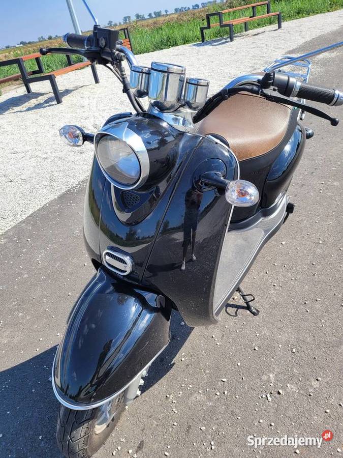 Skuter elektryczny Nova Motors ERetro Star Vespa