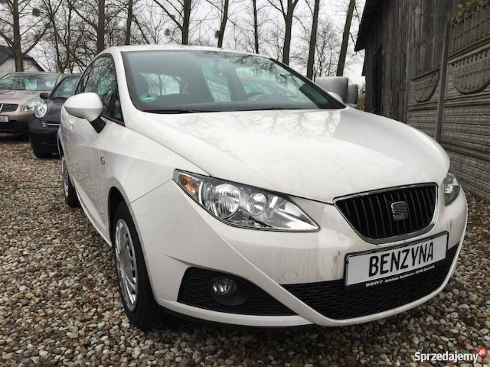 Nieuszkodzony Seat Ibiza bialy benzyna