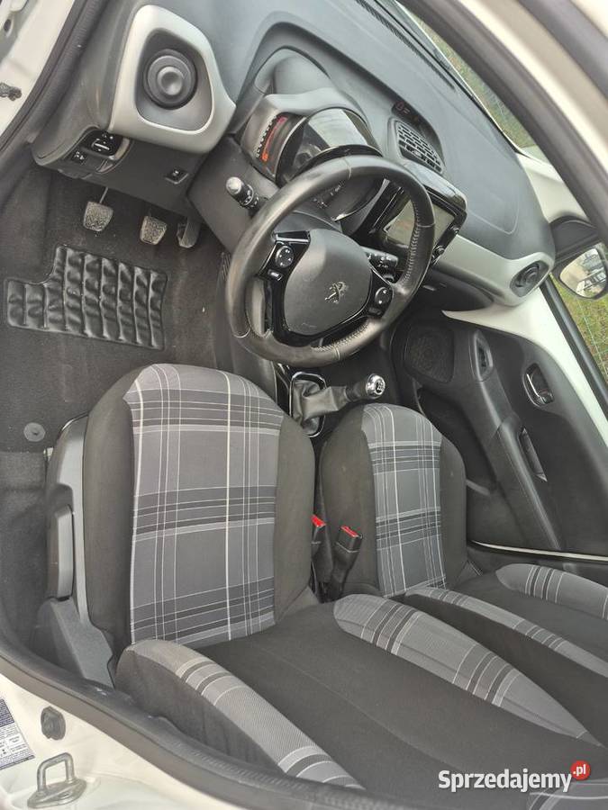 Peugeot 108 Benzyna kamera Navi manualna Zator