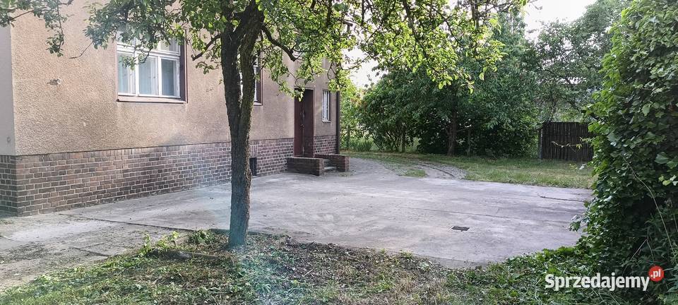 Sprzedam Dom z 2 Mieszkaniami i 2 Garażami mieszkalny Zielona Góra sprzedam