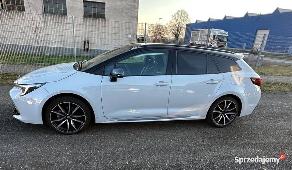 Toyita Corolla 20 Touring Sport GR Hybrid 1987cm3 Warszawa
