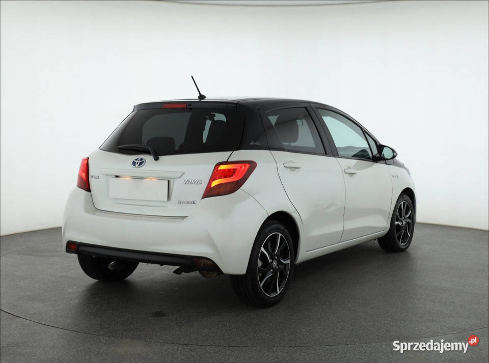Toyota Yaris 15 Hybrid Yaris Piaseczno