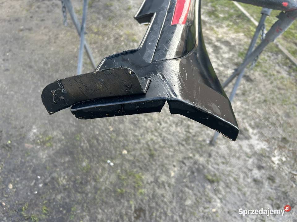 Uszkodzony prog plastikowy Kia Ceed gt3 2018r