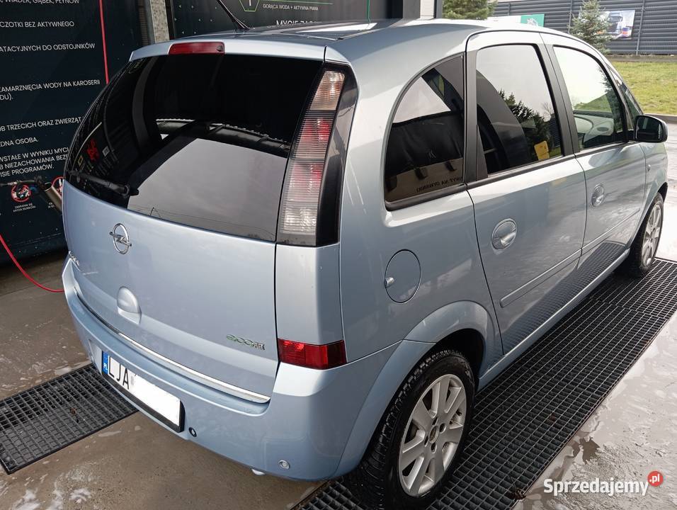 Opel Meriva 14 Benzyna dwa komplety opon na 1400cm3 Godziszów sprzedam