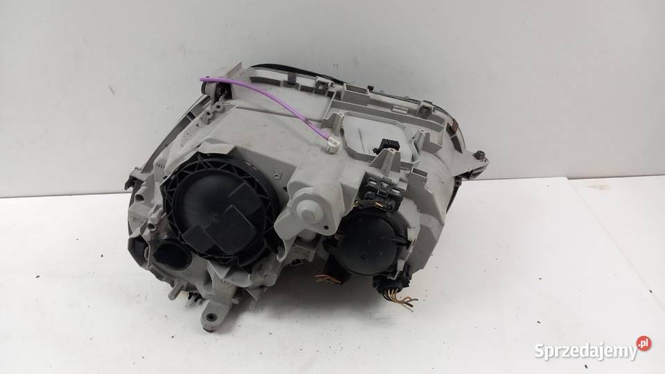 MERCEDES W203 LIFT LAMPA PRZÓD PRAWA EU SOCZEWKA osobowe Zbierkowo sprzedam