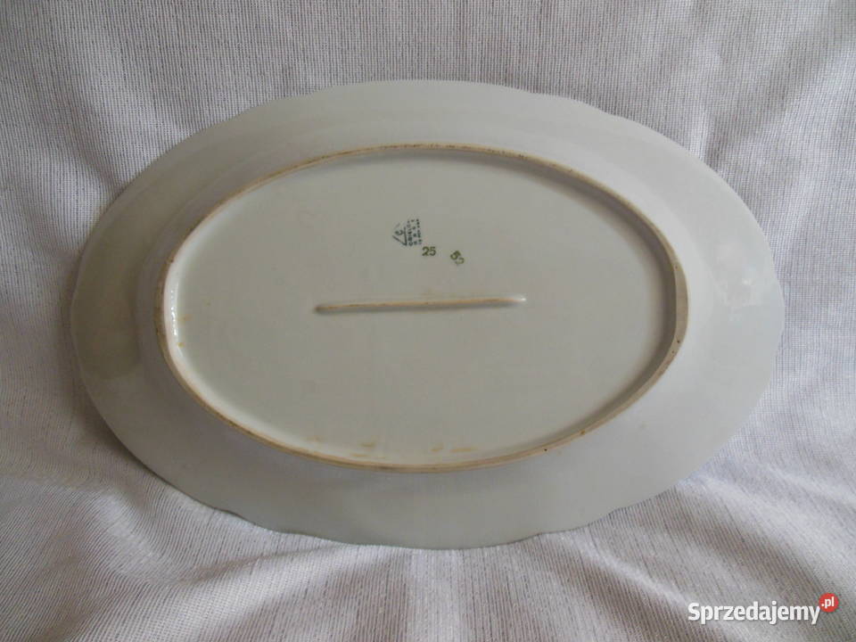 Talerz duży owalny w różyczki Ćmielów PRL Kielce