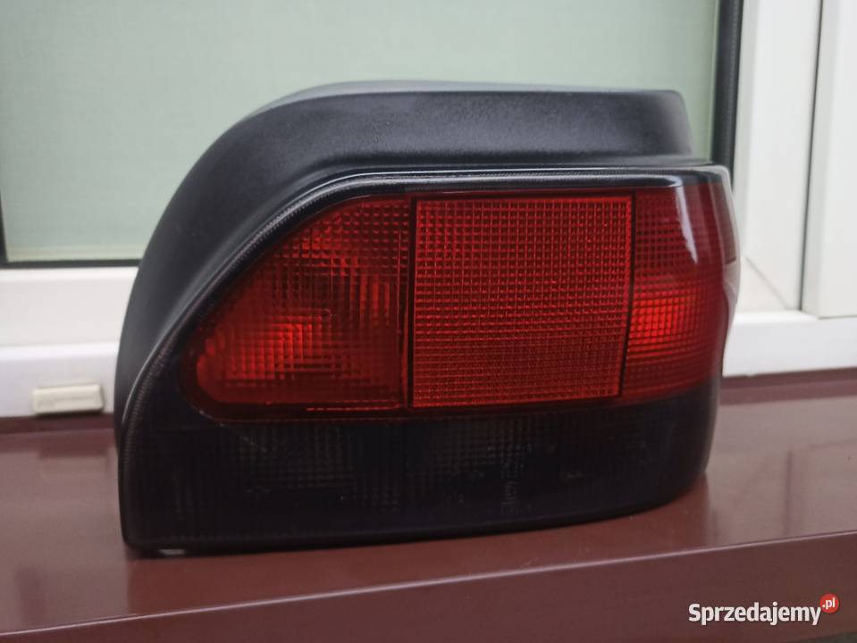 Renault Clio 1 I LIFT FL lampa tył tylna prawa