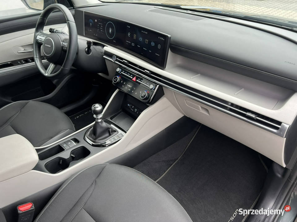 Hyundai Tucson 16TGDI 160 6MT 2WD Executive MY25 kurtyny powietrzne Piotrków Trybunalski