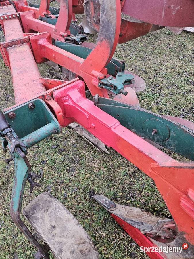 Pług Kverneland 4 skibowy obrotowy na resorze podlaskie Mońki