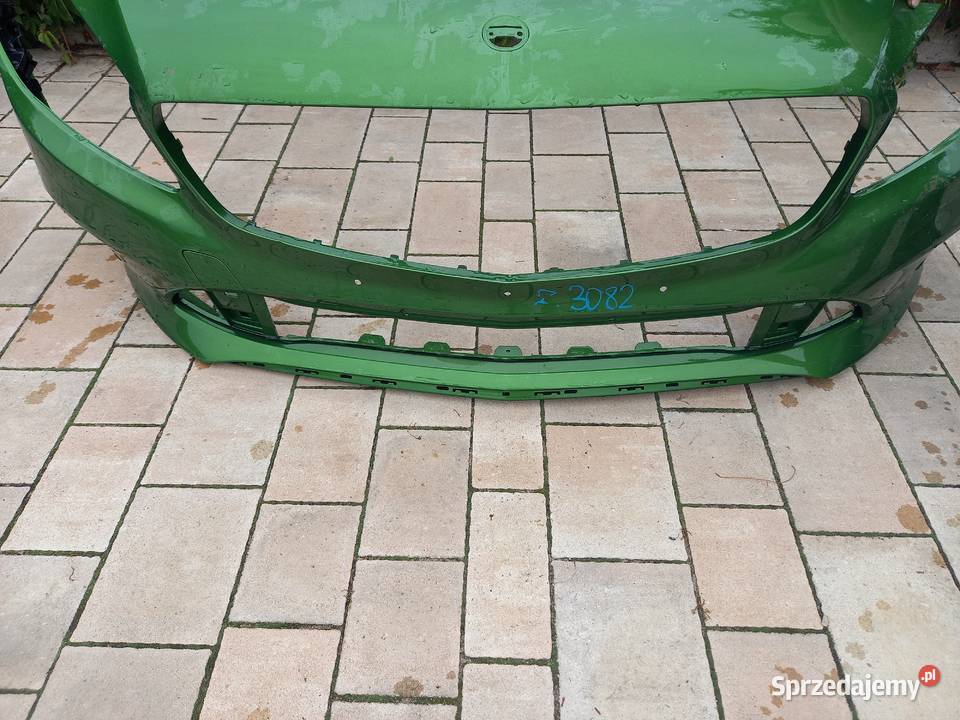 Zderzak Mercedes w176 Białoskóry