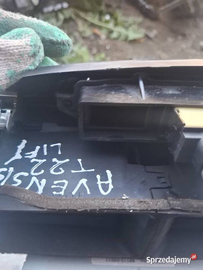 Panel Środkowy Radio Klimatyzacja Toyota Avensis Wisznice