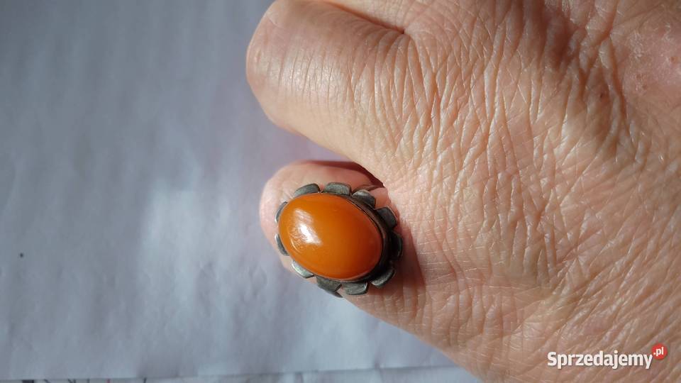 Autorski Srebrny pierścionek z bursztynem kujawsko-pomorskie Nakło nad Notecią