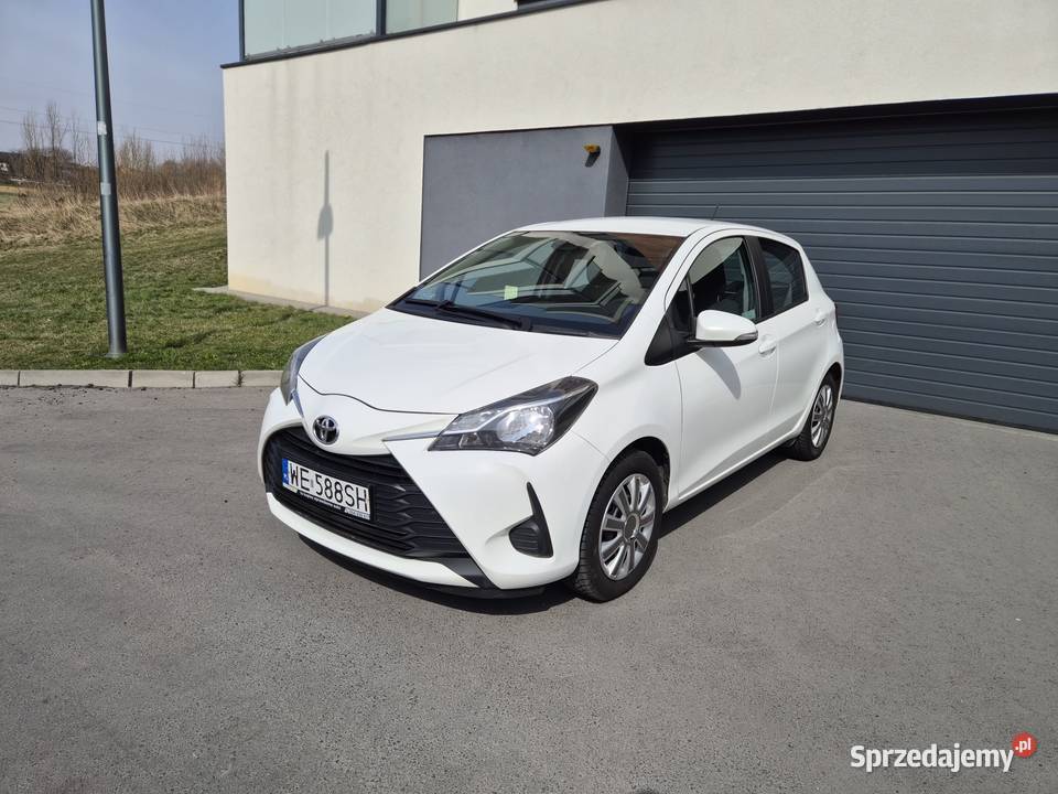 Yaris 15Vvti Polski Salon I właściciel 111 Clio benzyna Rzeszów sprzedam