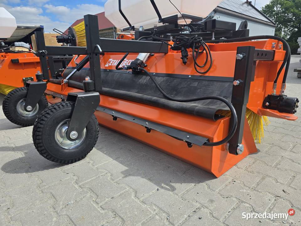 Zamiatarka drogowa 20m firmy Metal Technik Włocławek