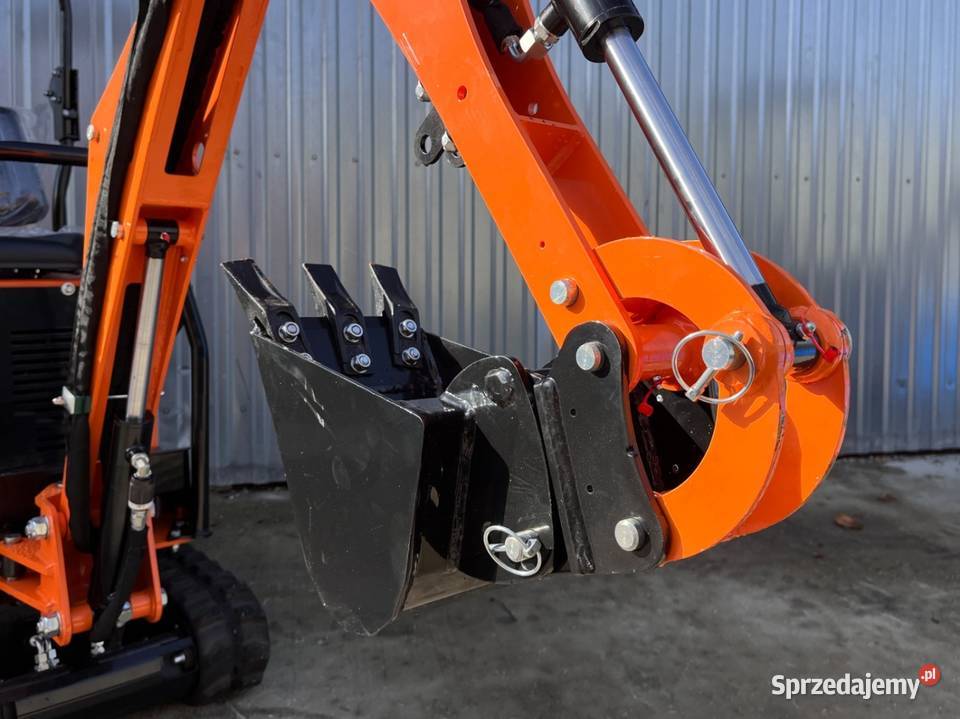 Koparka SANKO spalinowoelektryczna z wychyłem Małuszyn