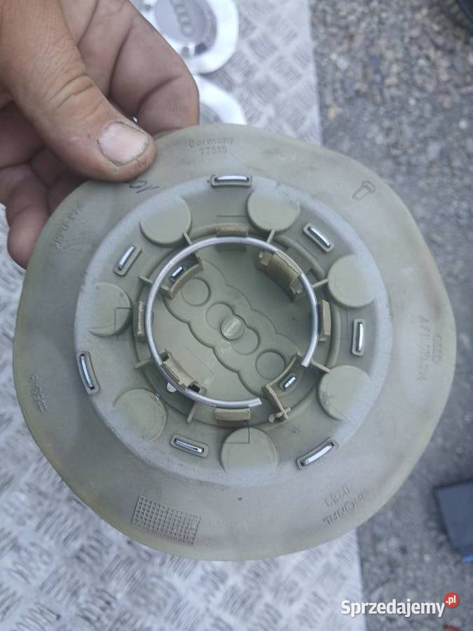 Dekielek zaryczka felgi Audi A3 A4 A6 4f0071214 Radłów sprzedam
