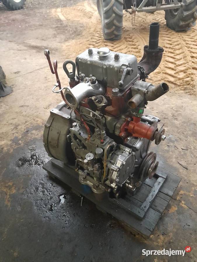Silnik Ursus C330 remoncie kapitalnym z Do ciągników Zwoleń