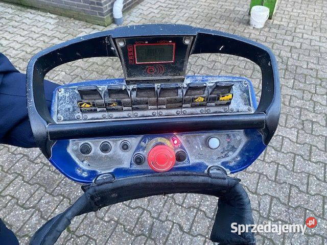 Skrzynia z tylnym dzwigiem Mercedes ANTOS 2540 Warszawa