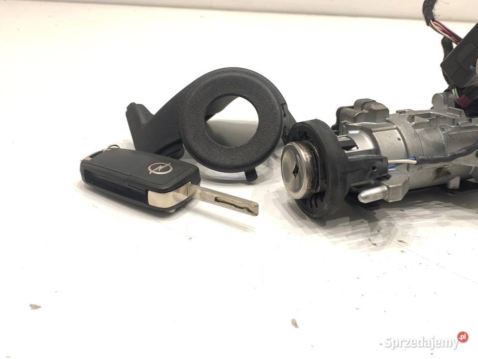 STACYJKA OPEL CORSA E 13496392 14 90 KLUCZYK osobowe