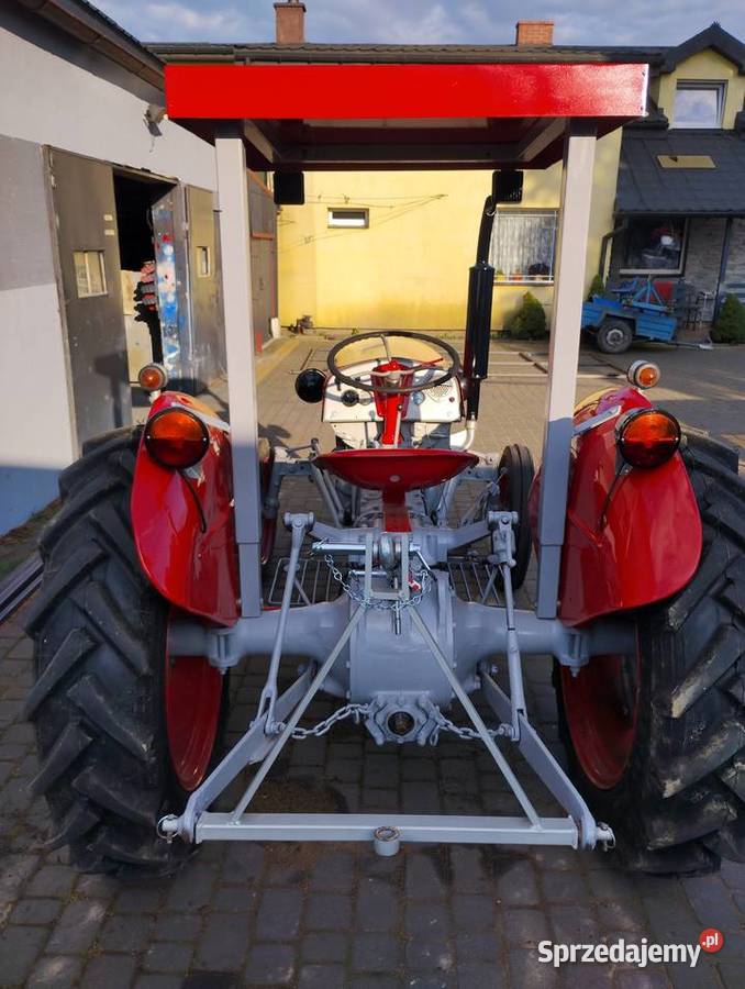 Traktor Massey Ferguson cackoZamiana Massey Ferguson Chełmża