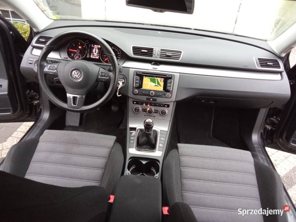 VW PASSAT KOMBI 20TDI140 2013R CZARNY METALIK wielofunkcyjna kierownica Kościerzyna